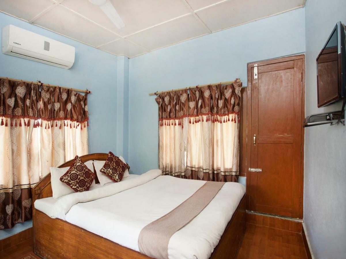 Spot On 486 Hotel Holy Lodge Sauraha Extérieur photo