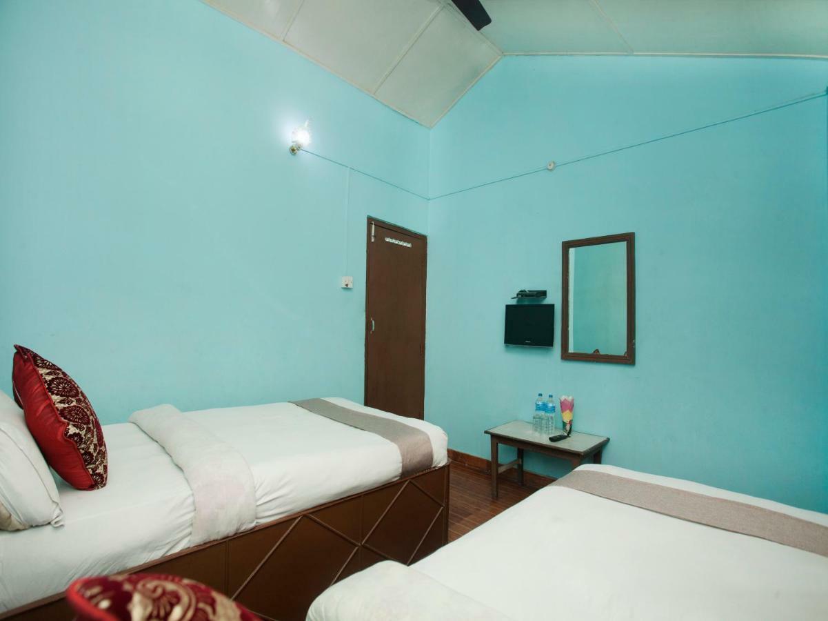 Spot On 486 Hotel Holy Lodge Sauraha Extérieur photo