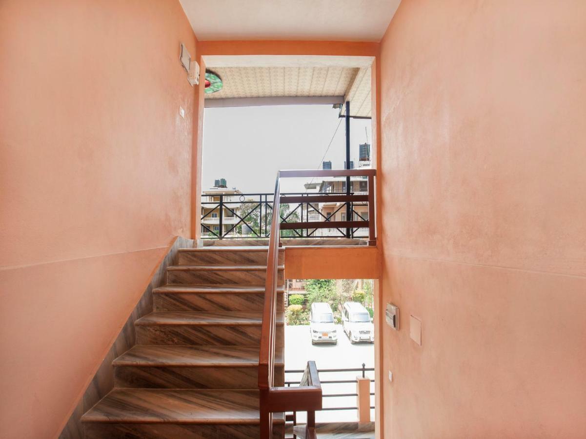 Spot On 486 Hotel Holy Lodge Sauraha Extérieur photo