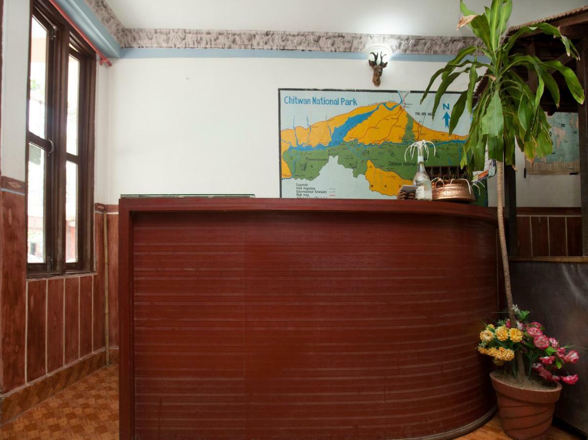 Spot On 486 Hotel Holy Lodge Sauraha Extérieur photo